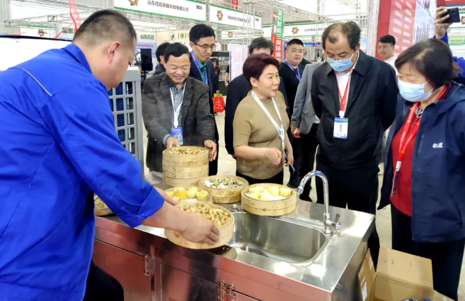 齐昊科技闪耀中国农村清洁取暖博览会1